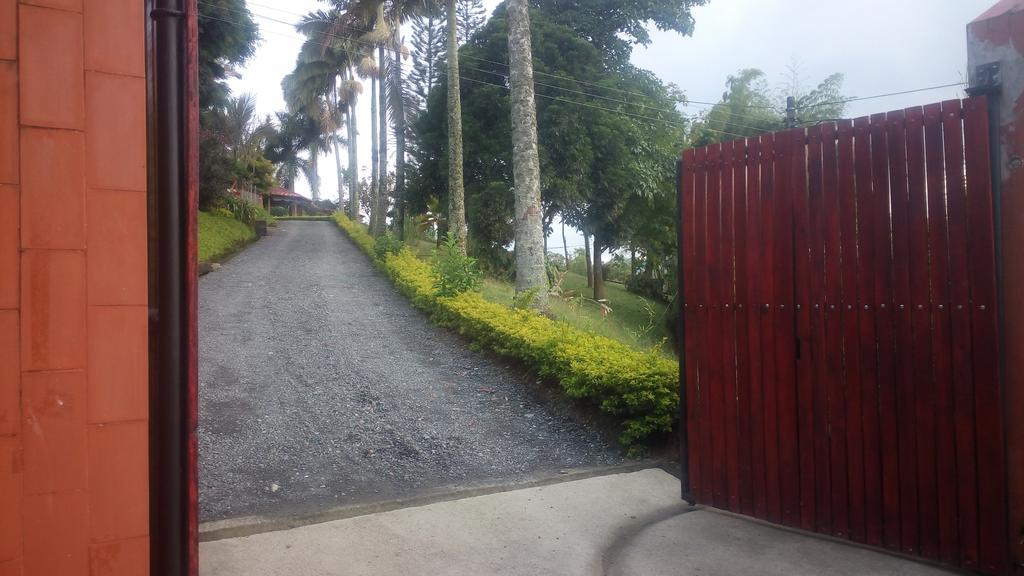 Hostal La Sultana ซานตาโรซา เดกาบัล ภายนอก รูปภาพ