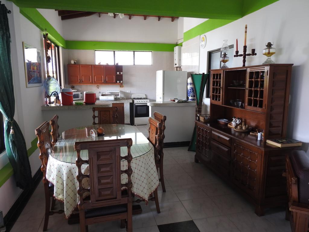 Hostal La Sultana ซานตาโรซา เดกาบัล ภายนอก รูปภาพ